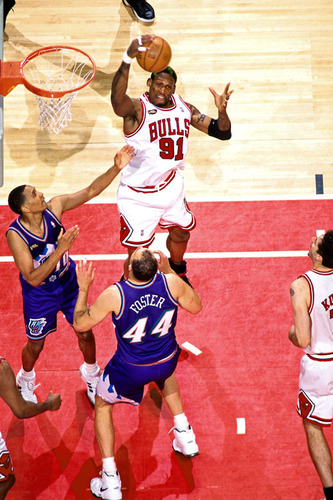 他就是nba有史以来最另类,最有个性的人—丹尼斯罗德曼!