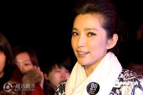 秀英文推广“地球一小时” 李冰冰自曝捐款20万【图】