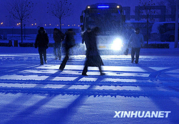 图集:寒潮齐袭北方 北京降59年同期最大暴雪