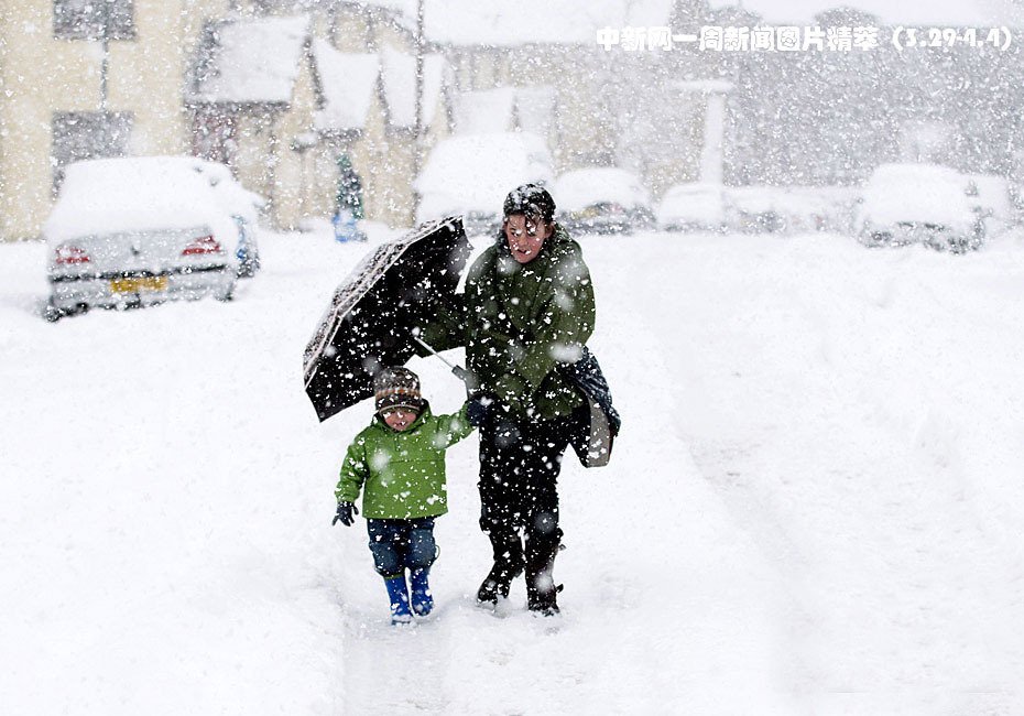 周三(31日),英国北部部分地区遭暴风雪袭击,导致数万户家庭断电,有12