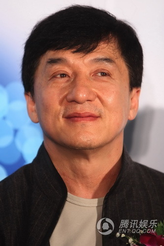 成龙出任“母亲水窖”爱心大使 痛斥年轻人浪费【图】