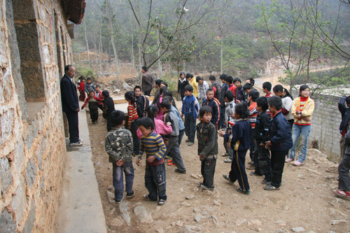 图片故事:贵州旱区的贫困小学