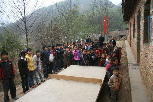 图片故事:贵州旱区的贫困小学