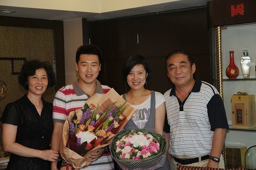 国英雄刘国正结婚了,他的娇妻是张怡宁的队友,新娘是生于1989年的芦璐