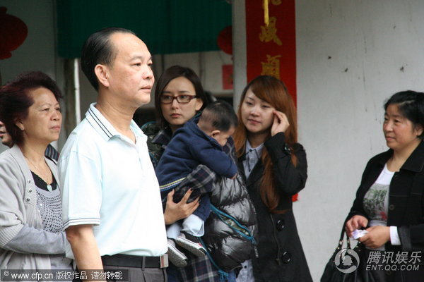 胡静随夫广东祭祖 儿子首曝光乃朱熹第29代传人【图】