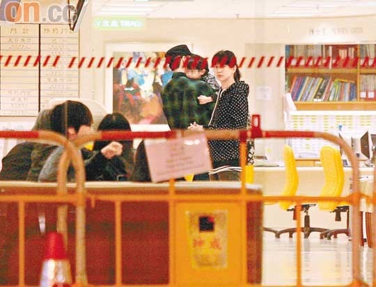 袁咏仪张智霖连夜带子看病 尽显慈父贤母本色【图】