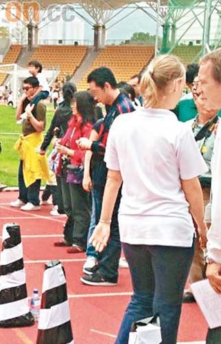 袁咏仪张智霖连夜带子看病 尽显慈父贤母本色【图】