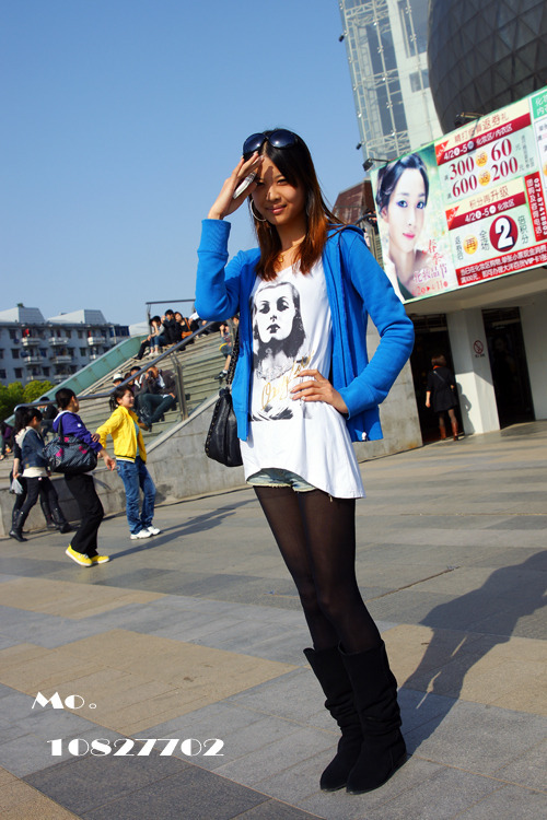 四城<em>街拍丝袜美女</em> 江城搜街光谷开战(组图)_热