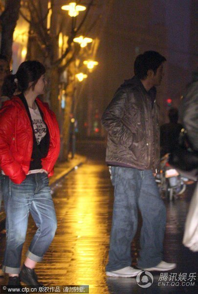 王力宏新片杀青通宵泡吧 醉拥已婚剪接师显亲密【图】