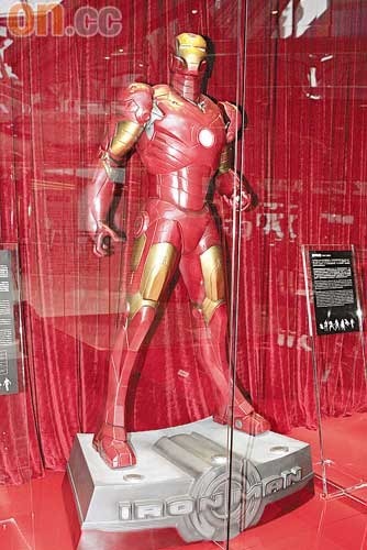 古天乐跟电影模型谈心 收集成痴公开展览【图】