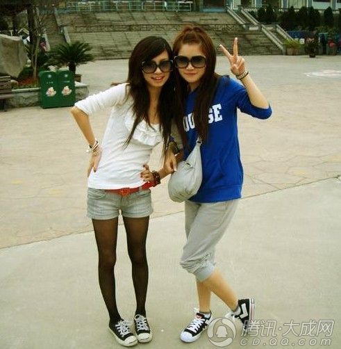 组图:四地街拍黑丝袜活动 成都前三名出炉_新闻