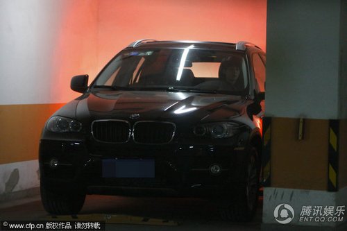 马伊琍文章驾百万豪车 冷眼旁观守门乞丐【图】