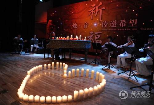 郭峰祈福玉树烛光 流行钢琴音乐传递希望【图】