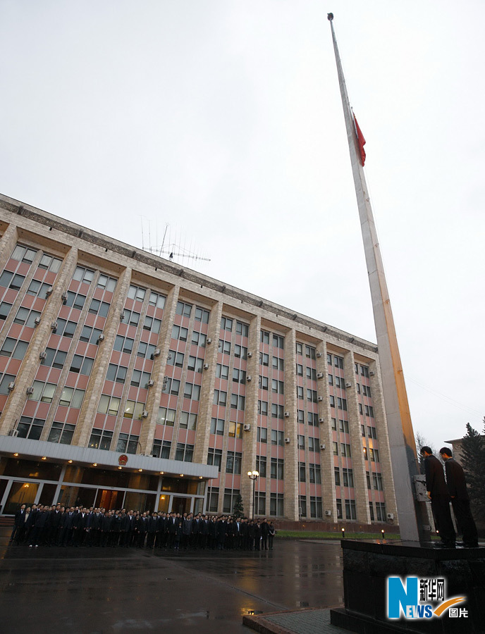 中国驻俄罗斯大使馆向玉树地震遇难者志哀