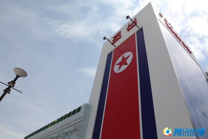 高清:朝鲜馆外观朴素 等比例复制主体思想塔