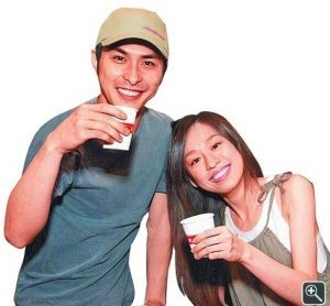 视频:范植伟大曝前女友隐私 王心凌崩溃欲起诉