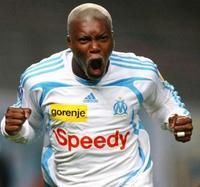 组图:法国妖锋形象百变 西塞是发型王