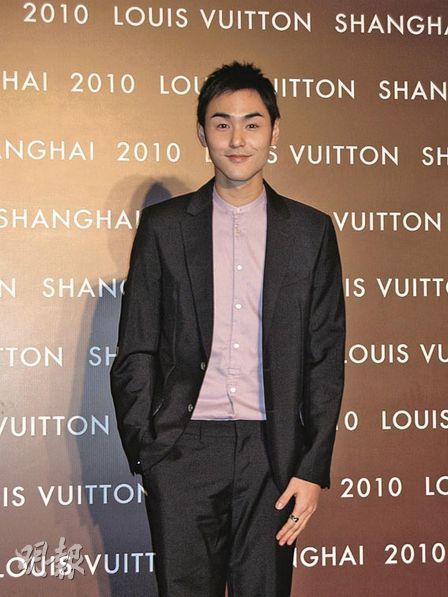 巩俐深v礼服艳压全场 范冰冰保守打扮最失色【图】