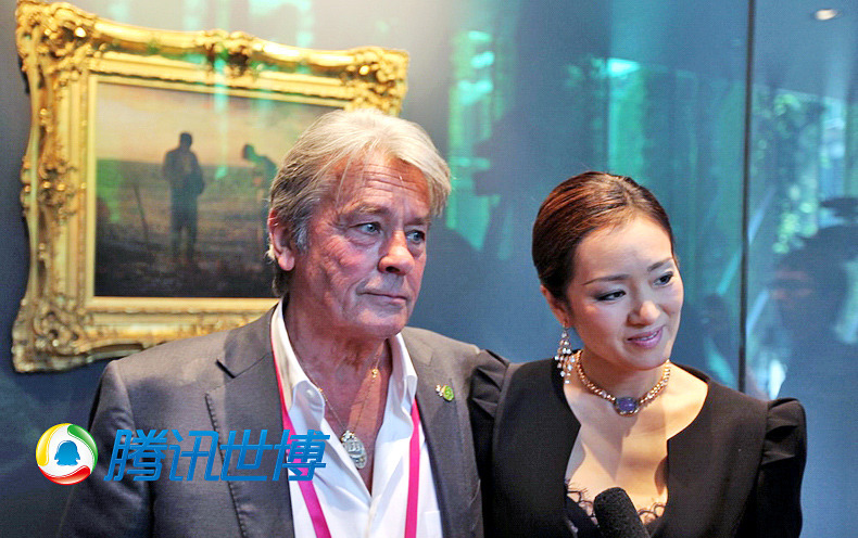 高清:阿兰-德龙携巩俐亮相法国馆 参观国宝_世博频道_腾讯网