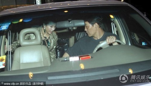 组图:宋祖英穿黑宵夜秀性感与安德烈夫妇性感张倩如丝袜图片