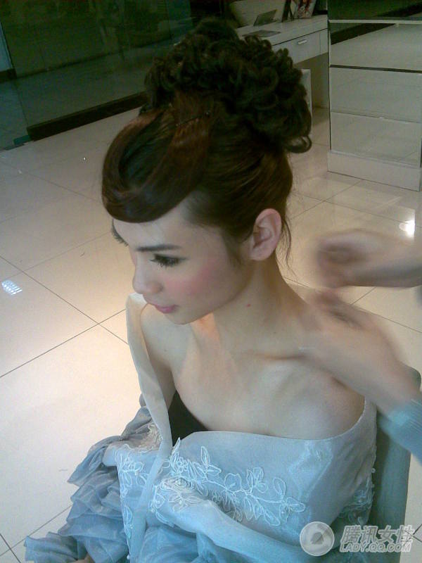 快男伪娘刘著火爆网络 女装生活照首度被曝光_女性_腾讯网