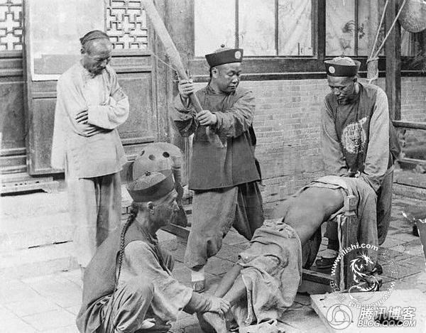 古代人是怎样打板子的_论坛组图