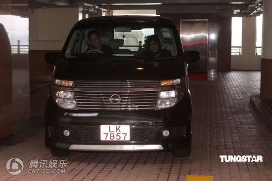 张柏芝寓所被媒体包围 谢霆锋闭口不提产期【图】