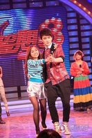 组图:<em>凤姐</em>自称曼联球迷 当上<em>足球宝贝</em>秀球衣_