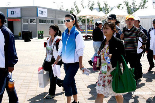 黄奕拍世博宣传片 低调入园尽显亲和魅力【图】