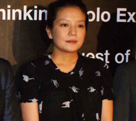 赵薇产女近1月首现身 低调回应我很好(图)_娱