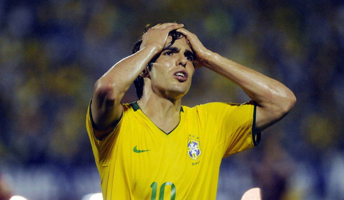 谁能发一张卡卡在世界杯观众席上的照片。