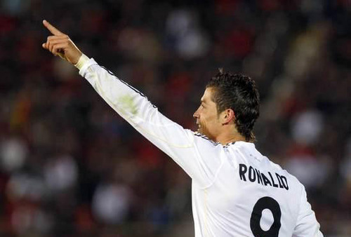 组图:世界杯G组绝对巨星 C罗卡卡德罗巴领衔_