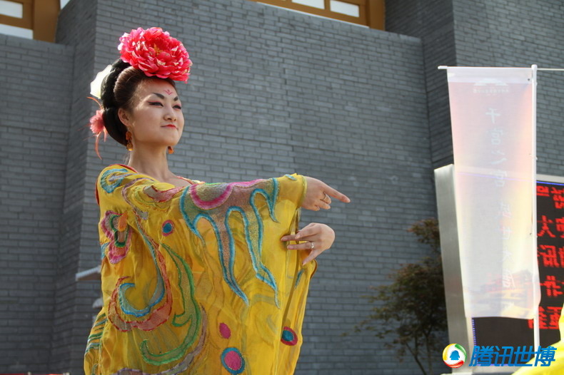 高清:大唐宫廷舞亮相世博 舞女妖娆夺人眼球