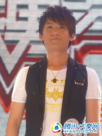 西安快男晋级赛频出明星脸 子嘟评委嘴下留情