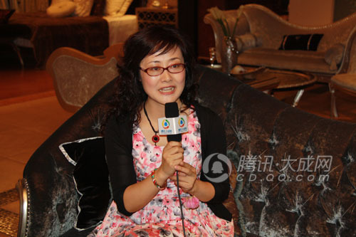 职路花语周年庆 大学生采访企业家体会职场人