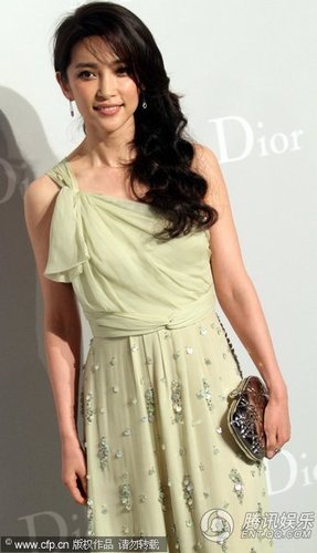 dior大秀张曼玉董洁斗贵气 大s李冰冰施性感【图】