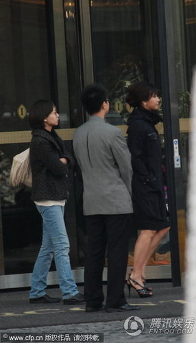 徐静蕾享特殊待遇 踩高跟鞋气质似女王【图】