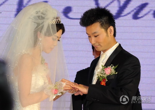 刘和刚大婚<em>阎肃</em>写诗送祝福 众星祝贺欢聚一堂
