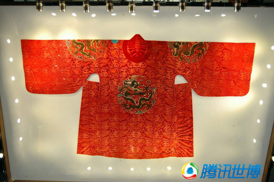 云锦龙袍