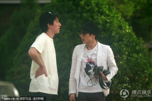 周迅前男友晒五百万跑车【图】