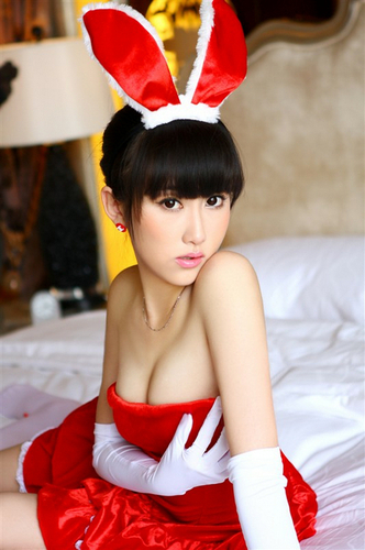 纯情玉女掌门梦馨怡新写真 电眼魅力十足(图)_