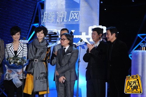 《十月围城》获封年度电影 陈可辛率主创登台