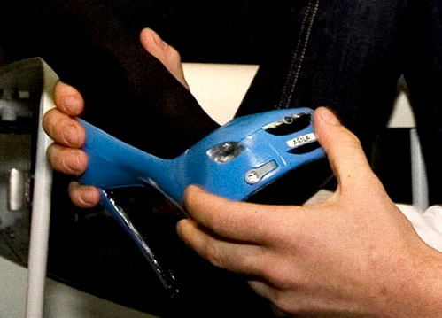 无跟儿四脚带轮子 史上最怪异时尚高跟鞋