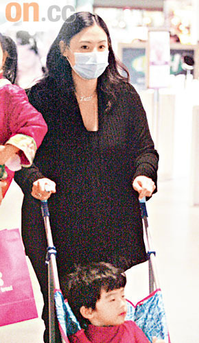 张柏芝产后首曝光 复诊检查康复进度极佳【图】