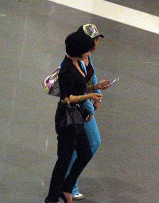 刘嘉玲上海巡视业务 探班梁朝伟陪吃赵本山【图】