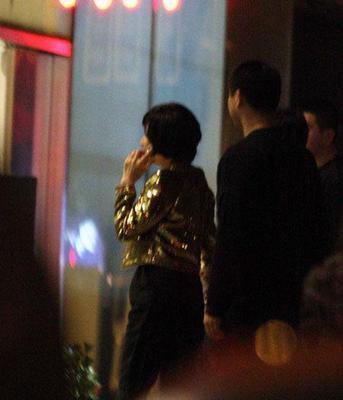 刘嘉玲上海巡视业务 探班梁朝伟陪吃赵本山【图】