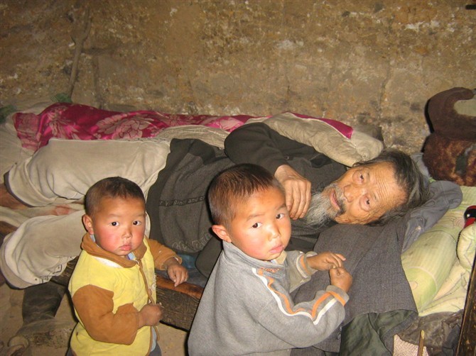 图片故事:心酸青山路_新闻_腾讯网