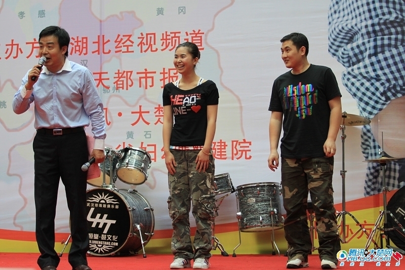 胡梦航小朋友家庭秀