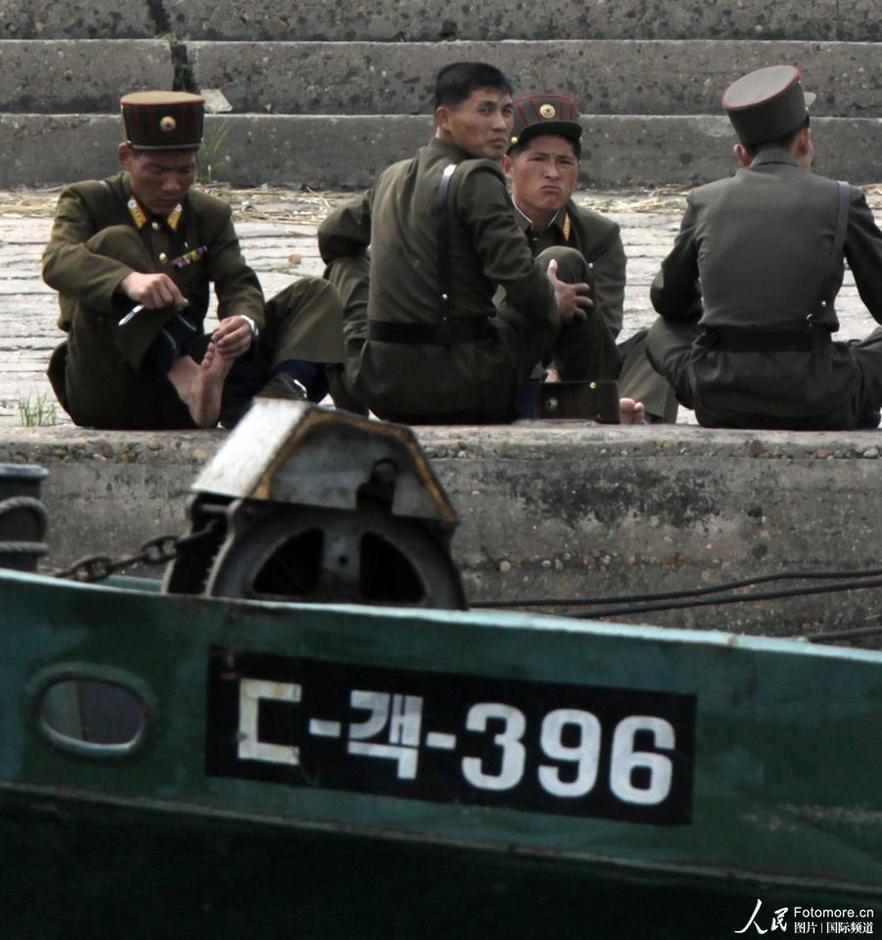 高清图:探访中朝边境 朝鲜军民新照曝光
