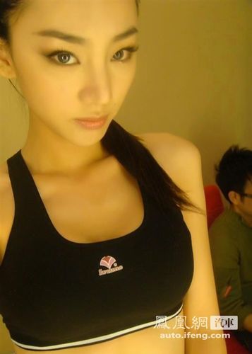 美女车模金美辛最新生活照曝光_汽车频道_香